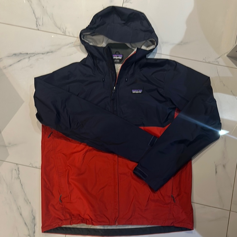 Patagonia Men's Navy and Red Jacket